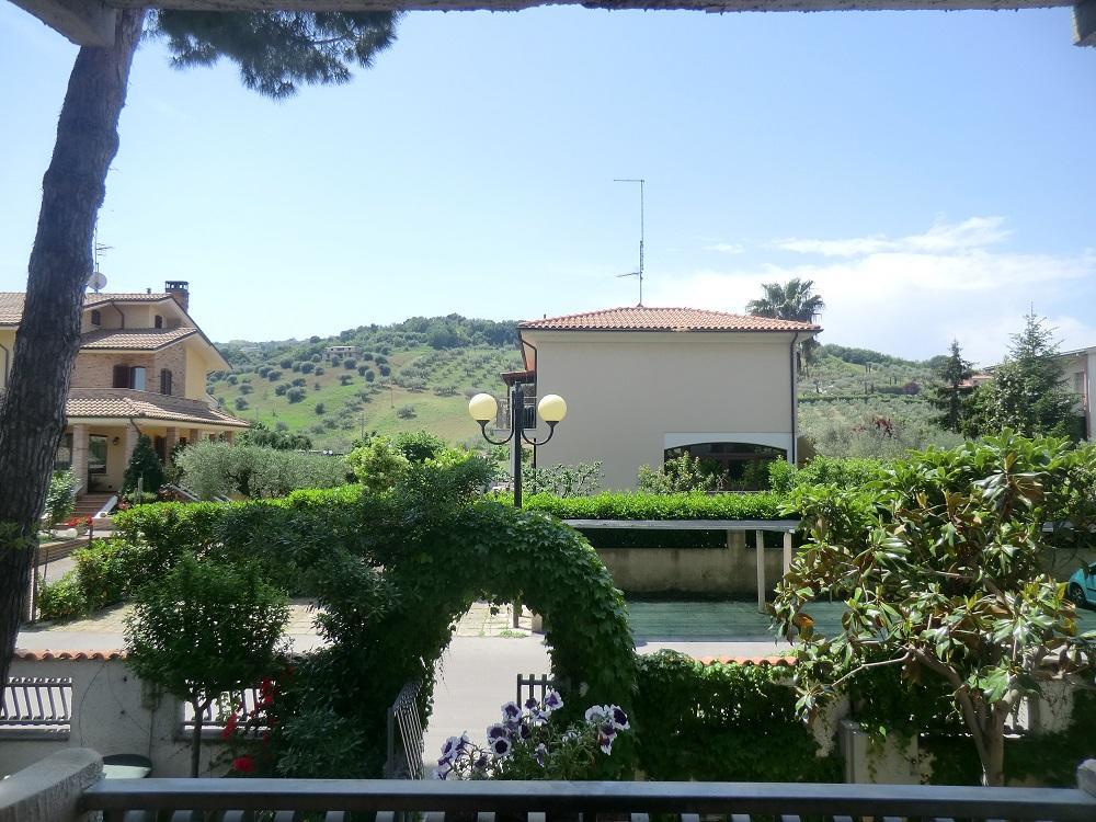 Hotel Bristol Pineto Exterior photo
